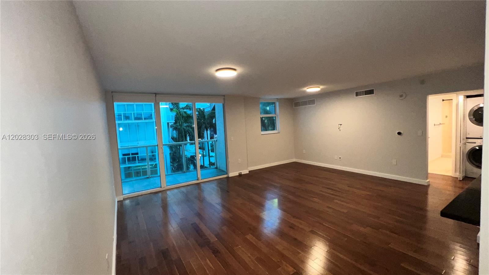 31 SE 5th St #411, Miami FL 33131