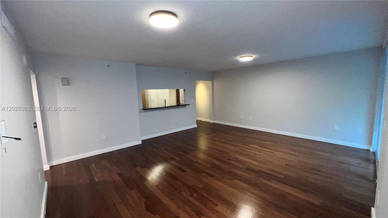 31 SE 5th St #411, Miami FL 33131