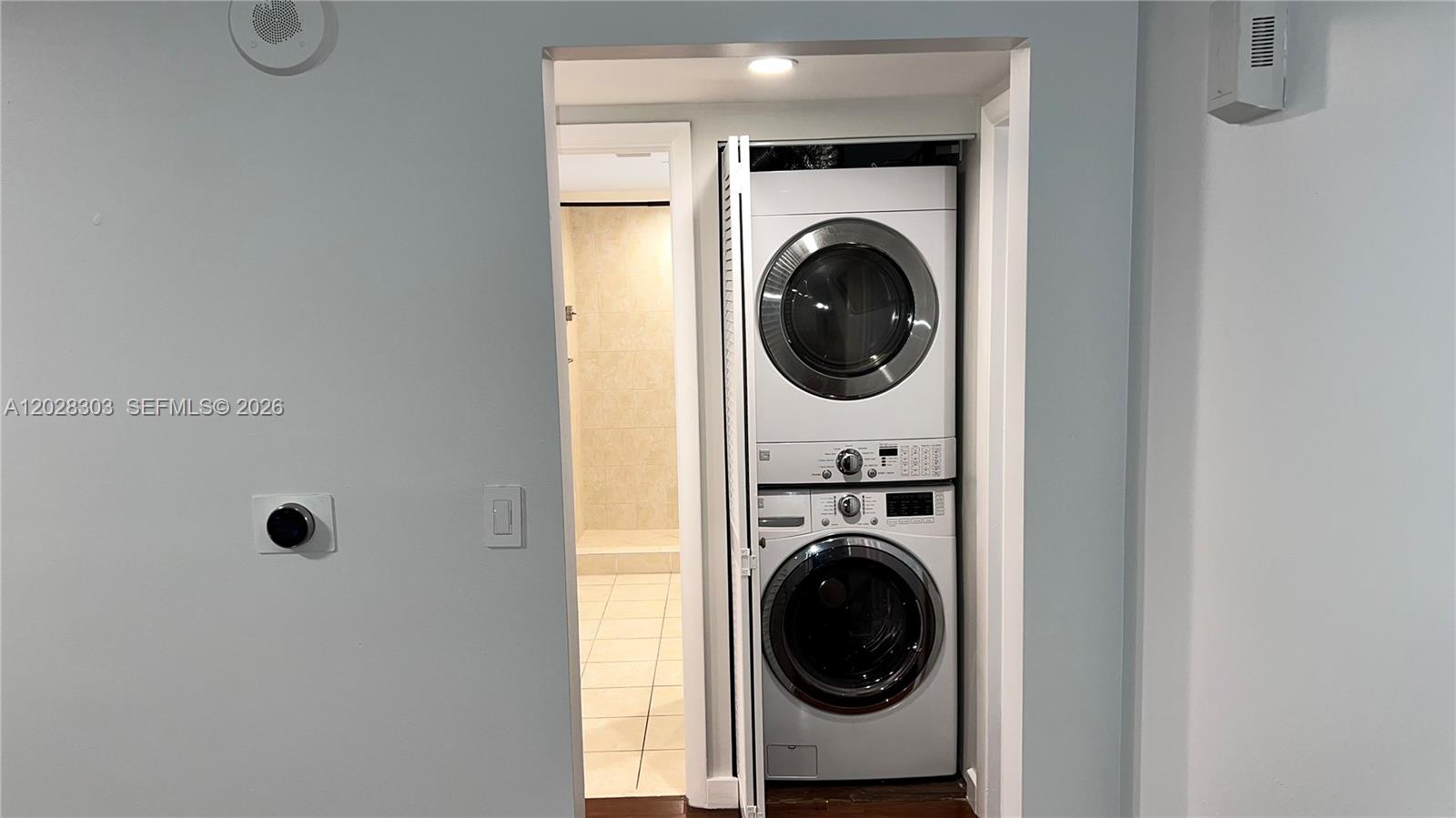 31 SE 5th St #411, Miami FL 33131