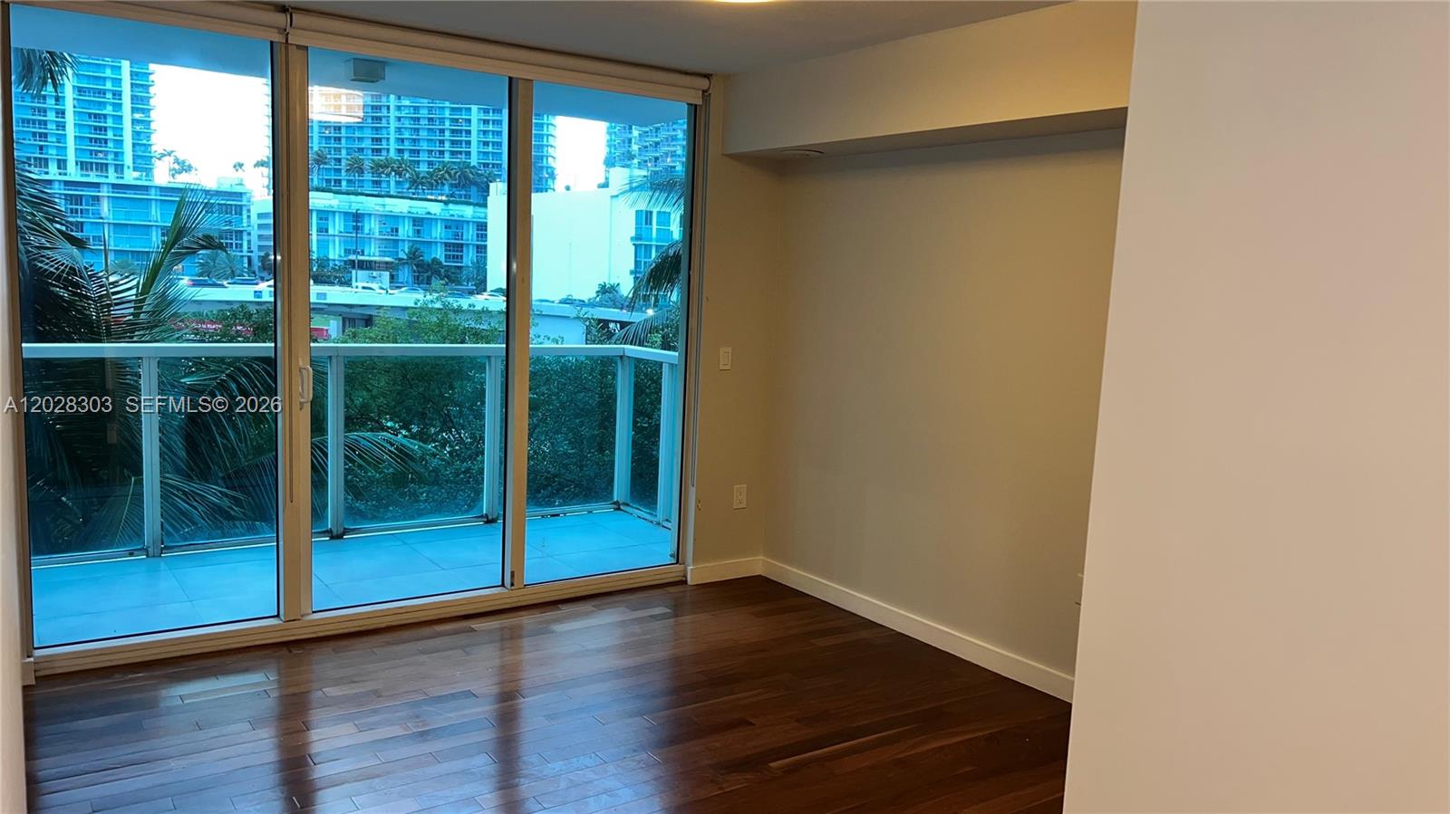 31 SE 5th St #411, Miami FL 33131