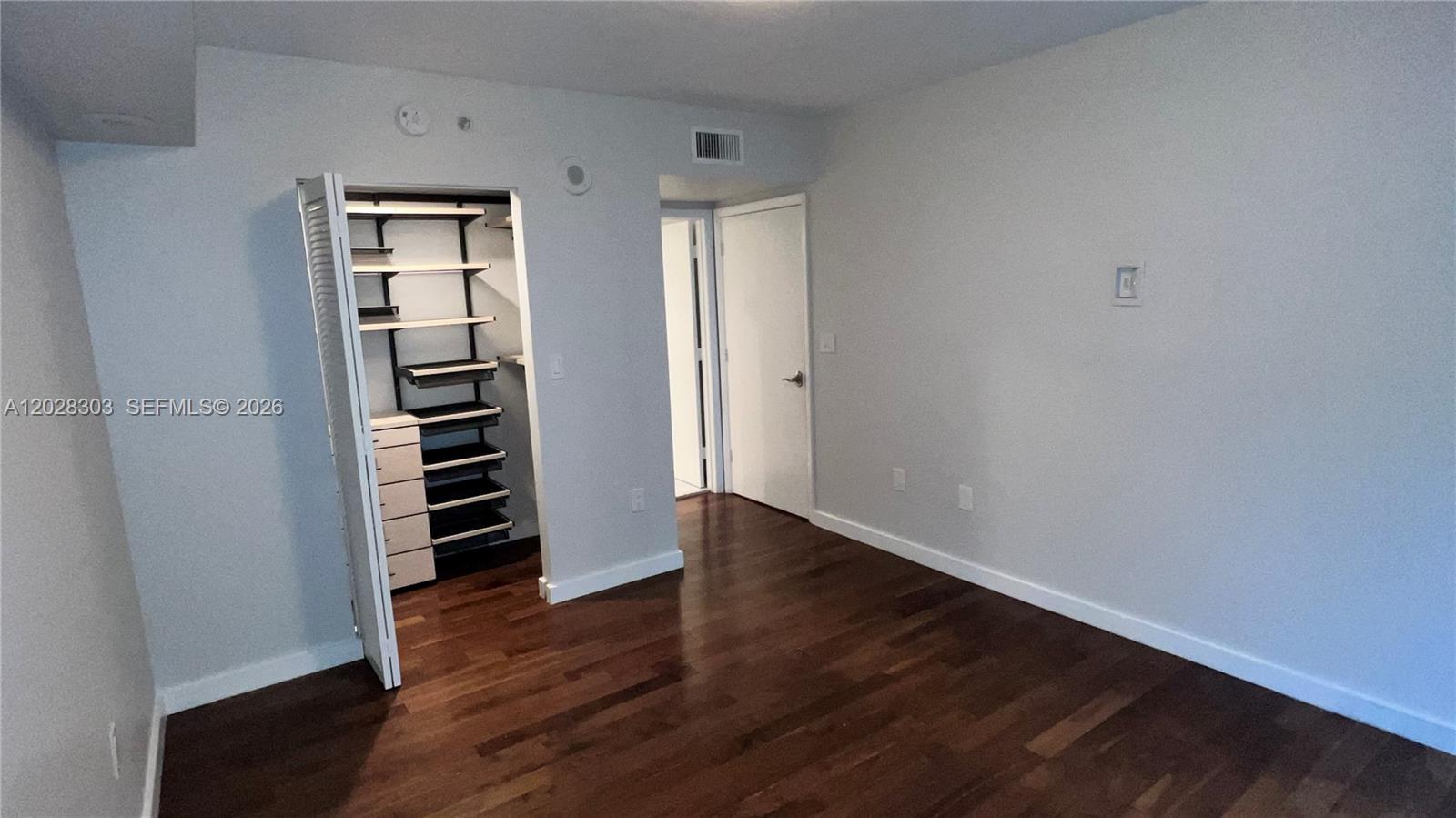 31 SE 5th St #411, Miami FL 33131