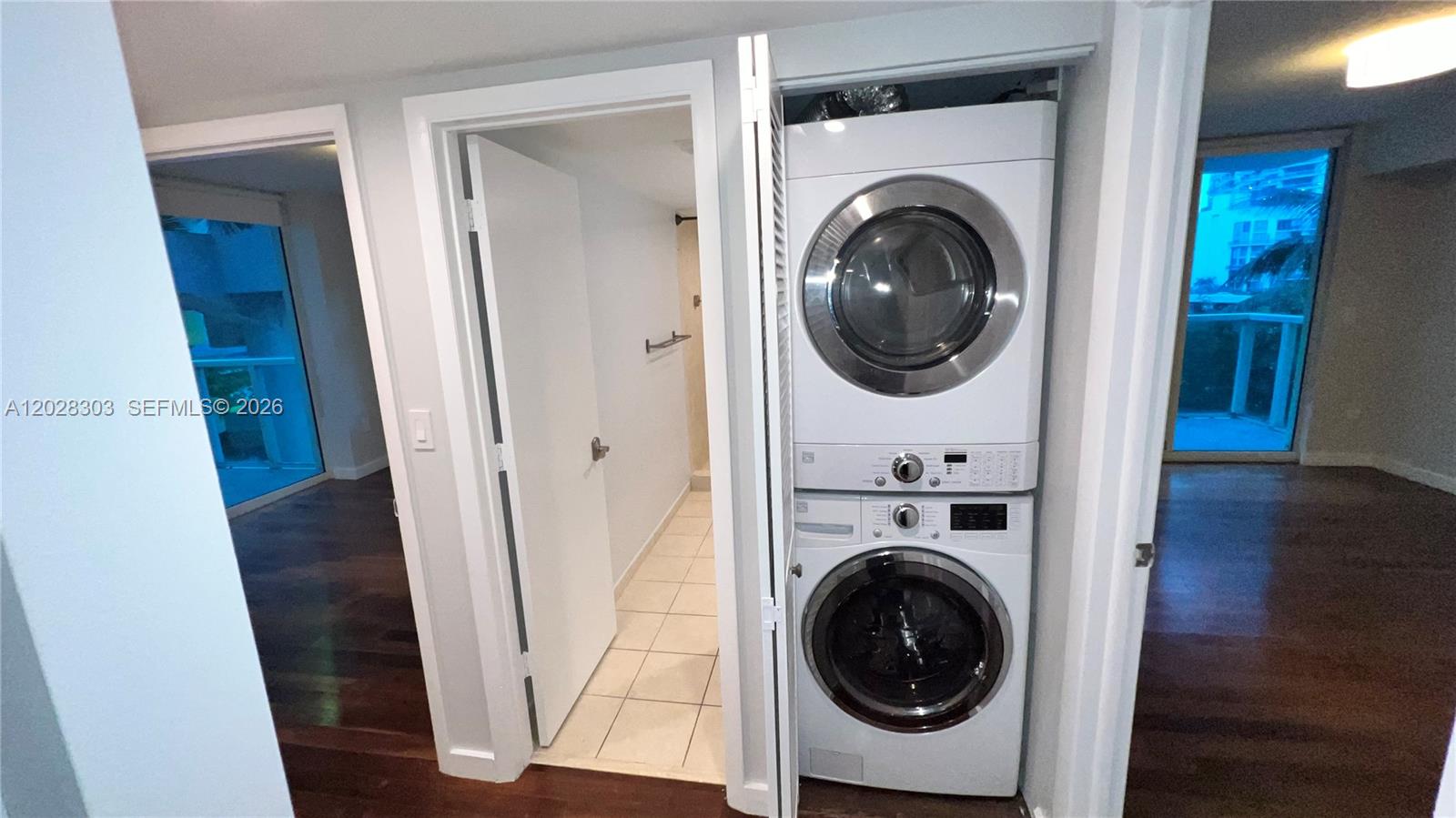 31 SE 5th St #411, Miami FL 33131