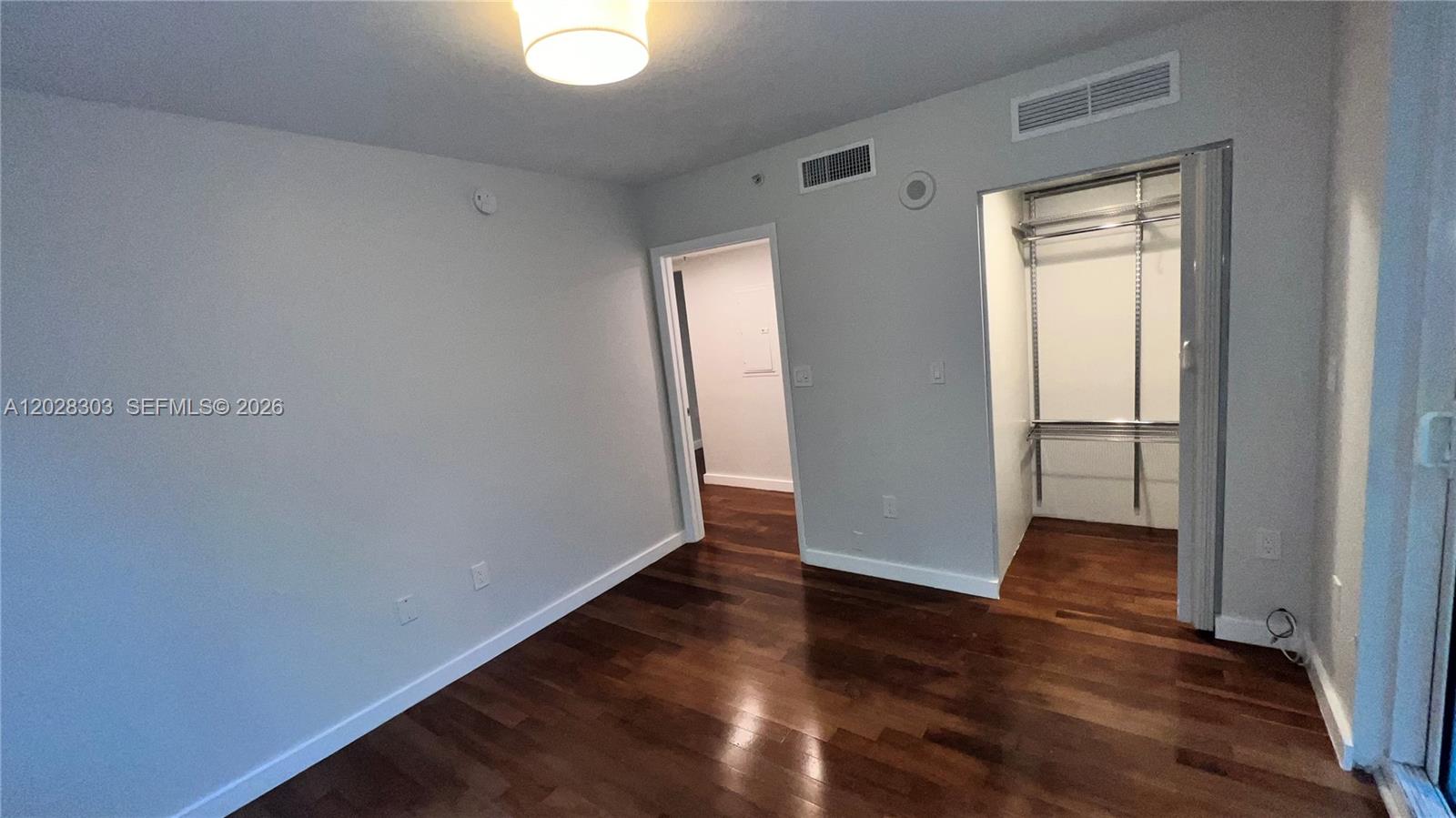 31 SE 5th St #411, Miami FL 33131