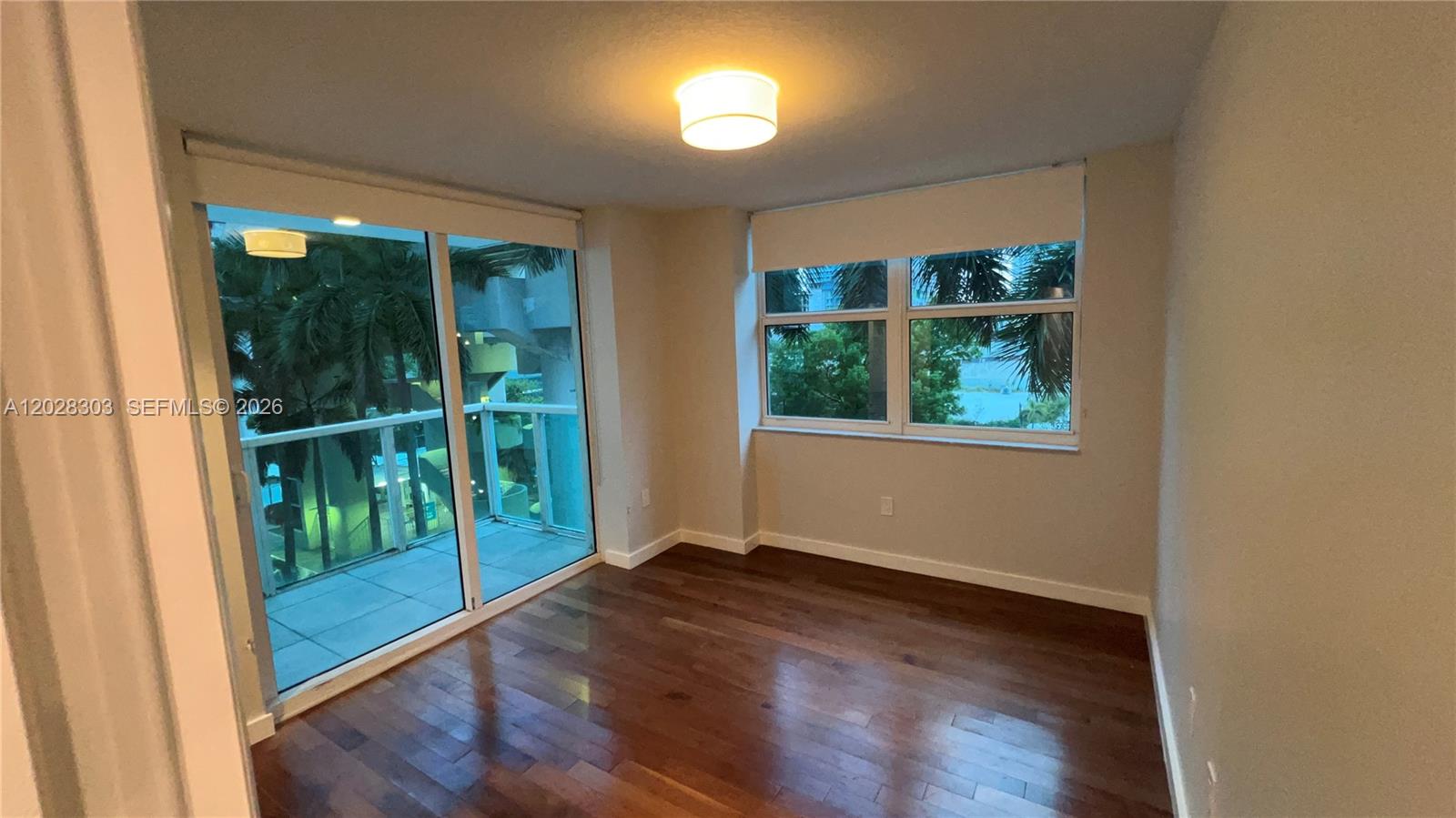 31 SE 5th St #411, Miami FL 33131