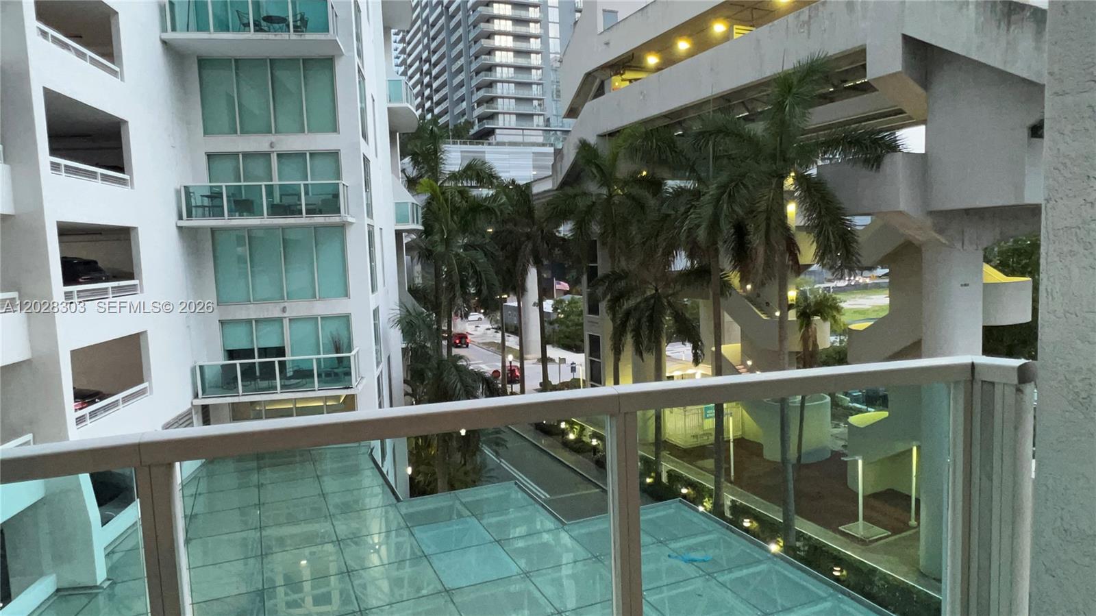31 SE 5th St #411, Miami FL 33131