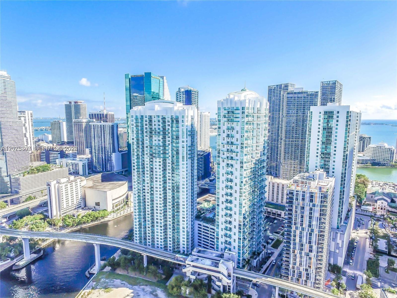 31 SE 5th St #411, Miami FL 33131