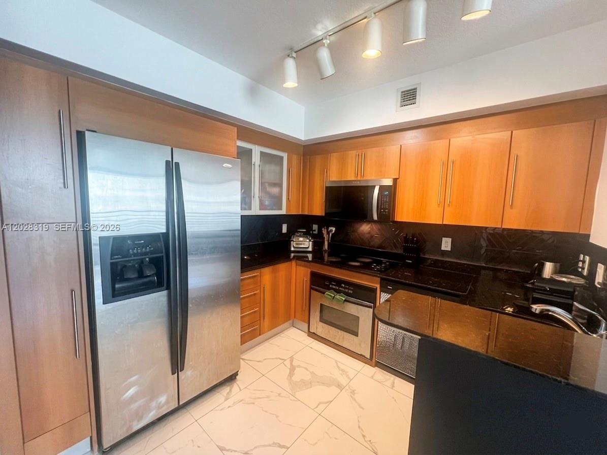 335 S Biscayne Blvd #3300, Miami FL 33131