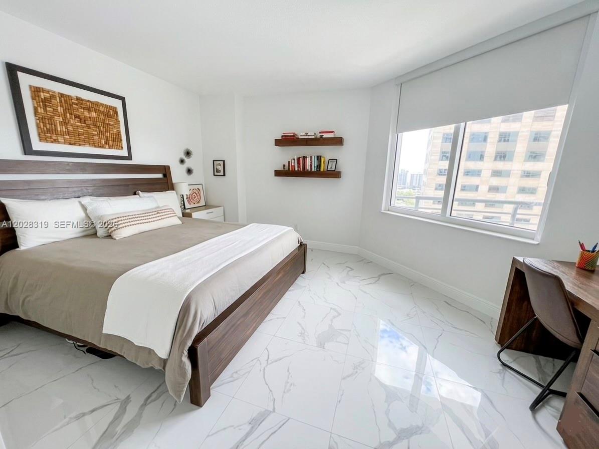 335 S Biscayne Blvd #3300, Miami FL 33131