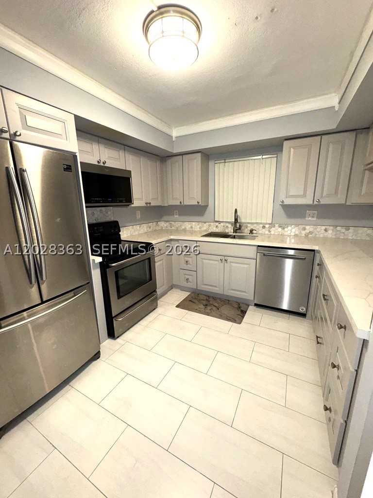 3263 NW 44th St #2, Oakland Park FL 33309