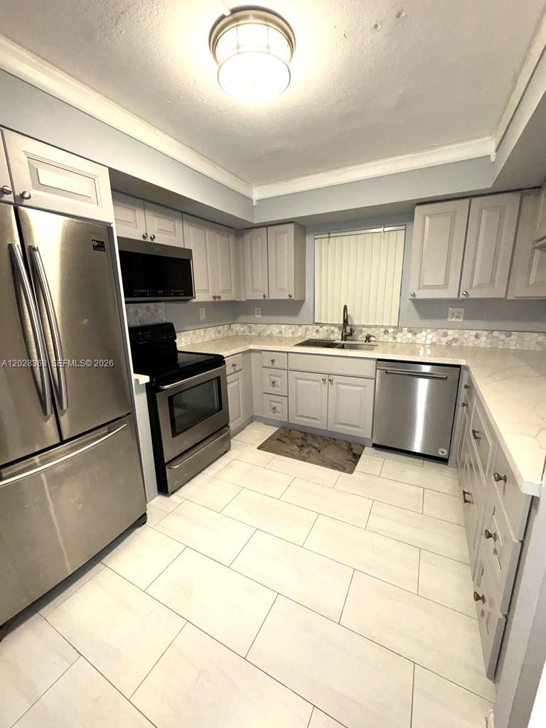 3263 NW 44th St #2, Oakland Park FL 33309