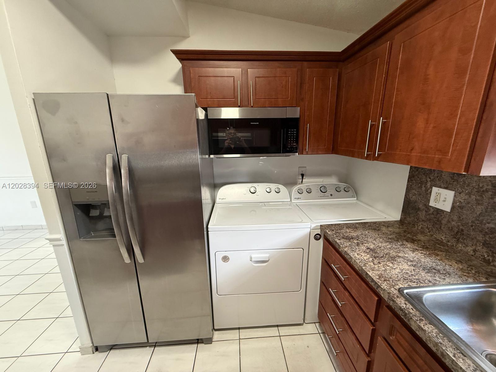 2212 W 74th St #201-28, Hialeah FL 33016