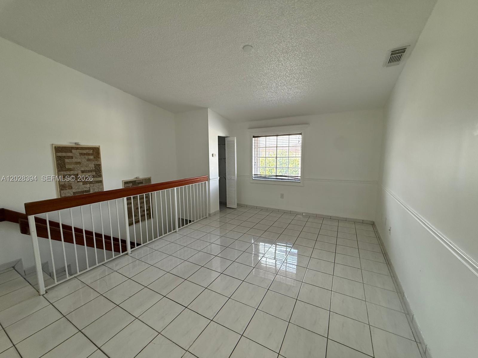 2212 W 74th St #201-28, Hialeah FL 33016