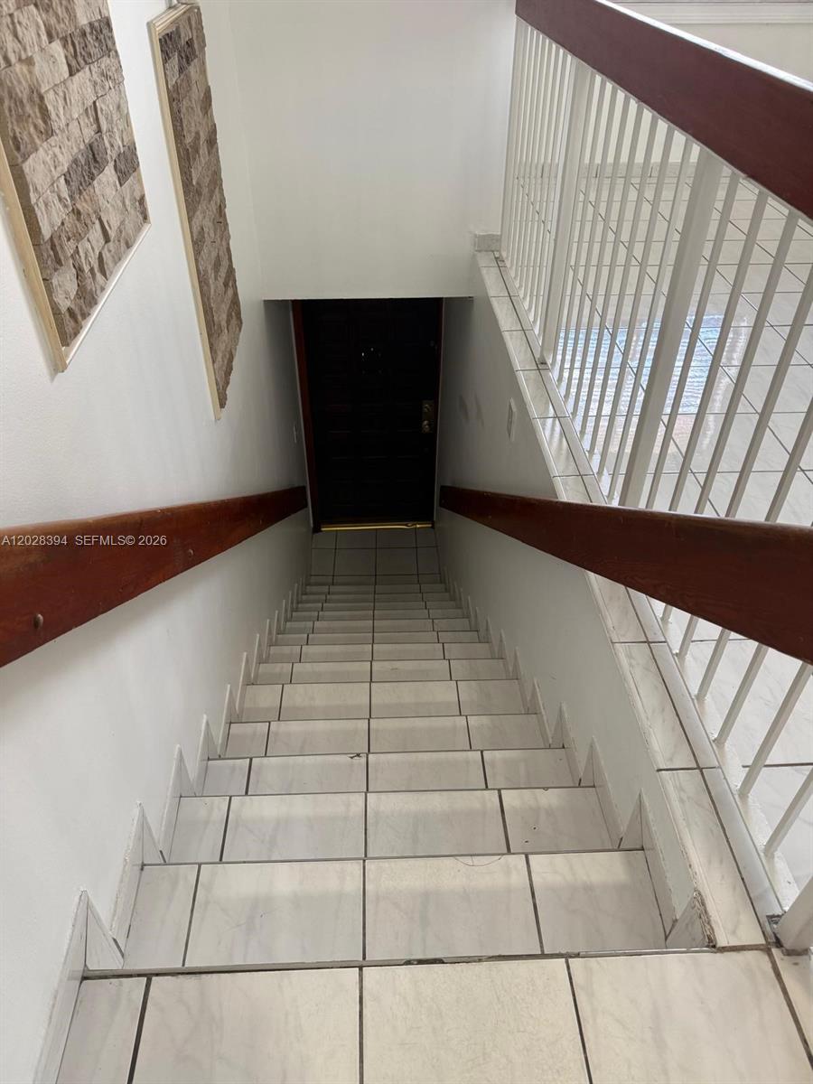2212 W 74th St #201-28, Hialeah FL 33016