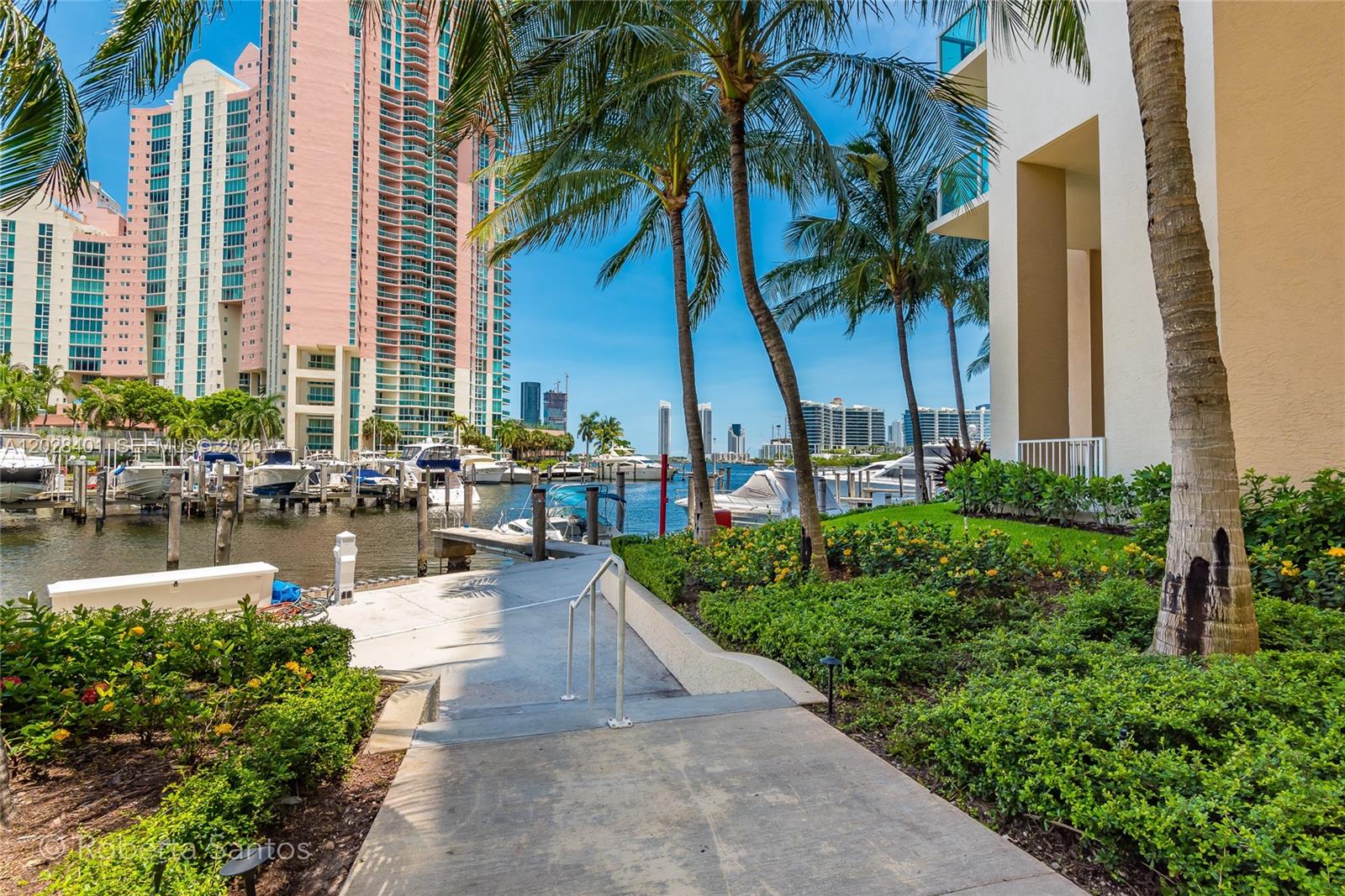 3340 NE 190th St #409, Aventura FL 33180