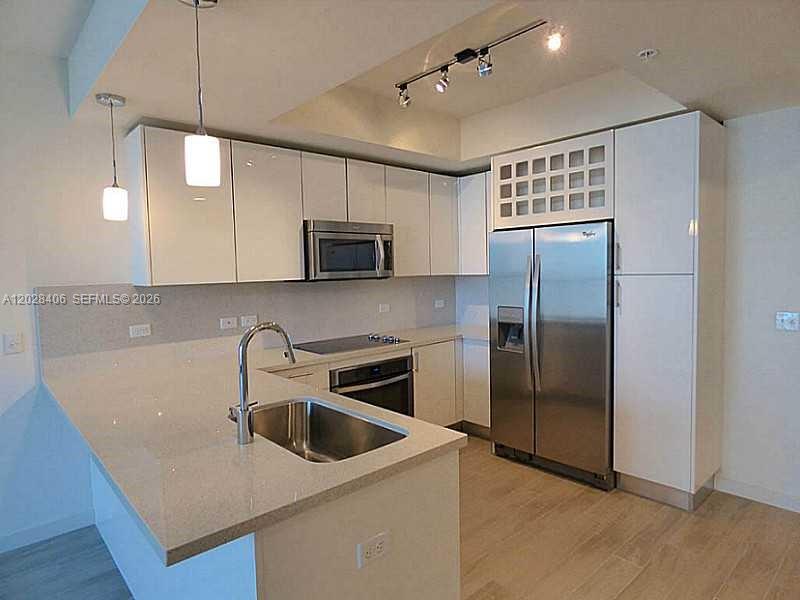 999 SW 1 AVE #1907, Miami FL 33130