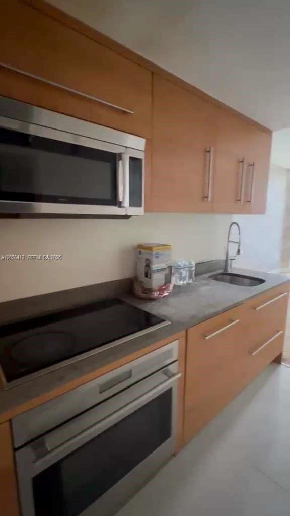 475 Brickell Ave #1208, Miami FL 33131