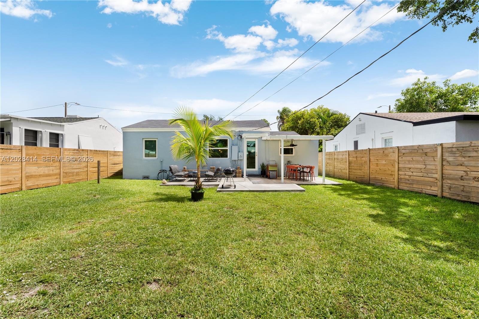 541 NW 49th St, Miami FL 33127