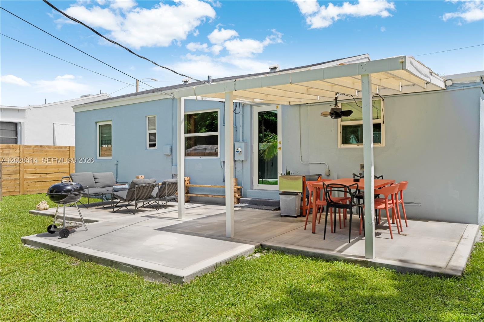 541 NW 49th St, Miami FL 33127