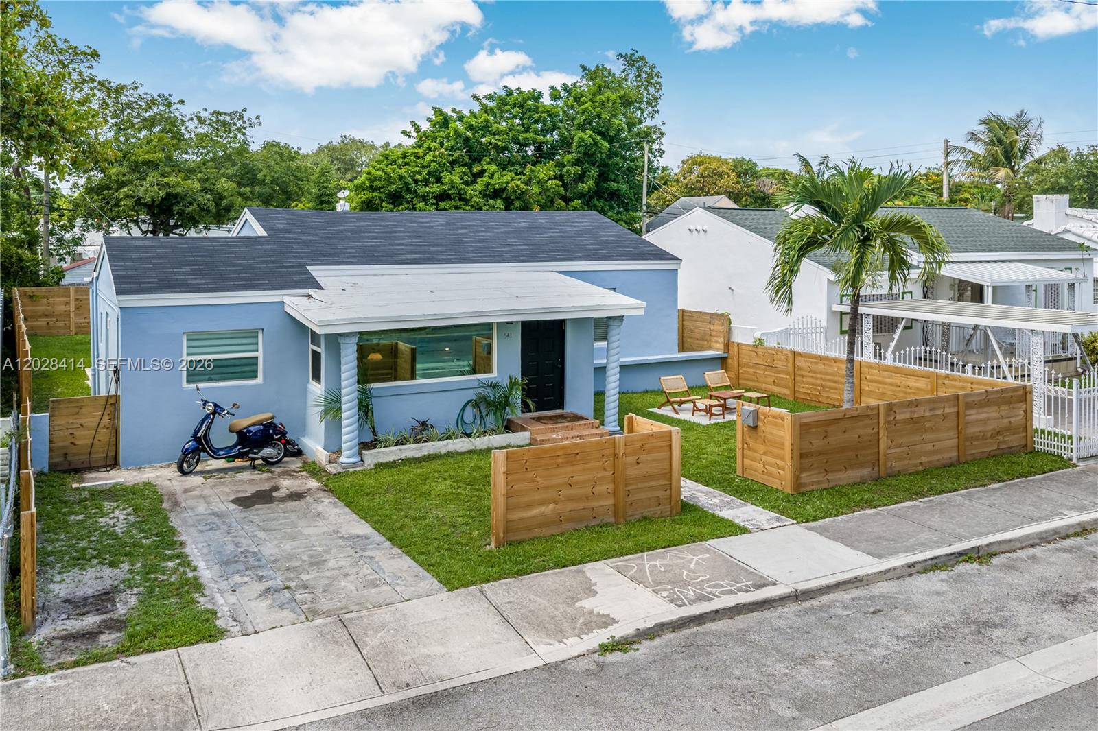 541 NW 49th St, Miami FL 33127