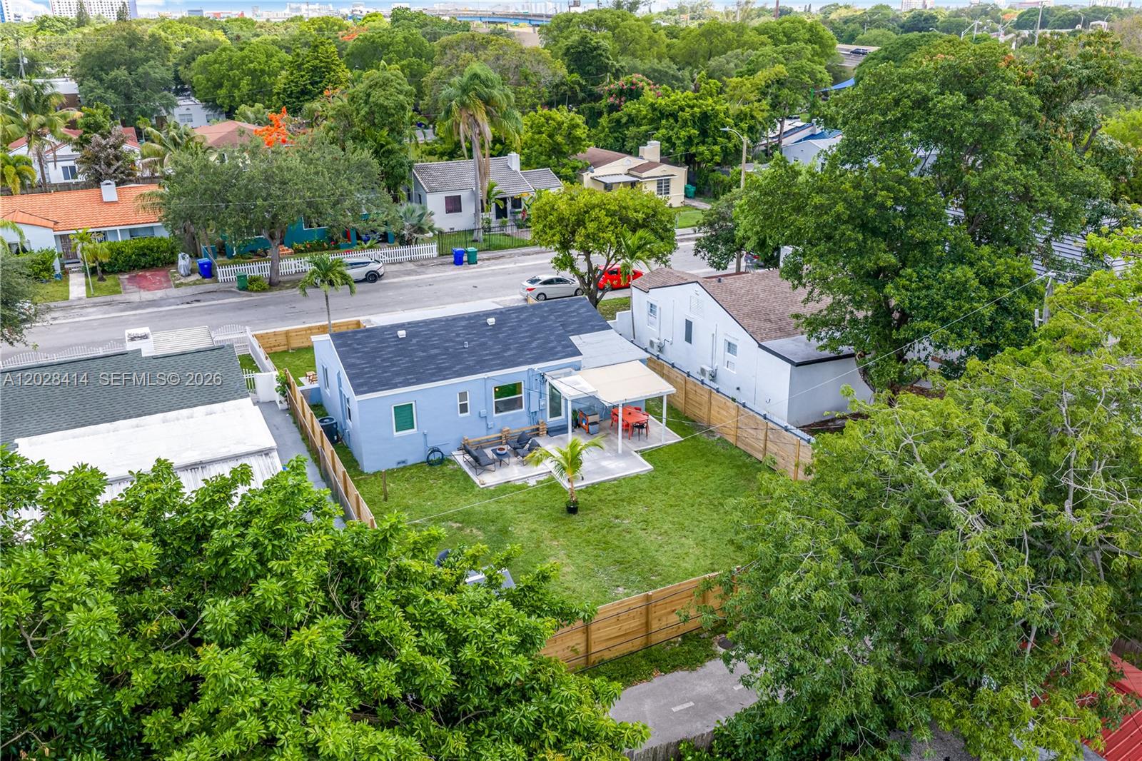 541 NW 49th St, Miami FL 33127