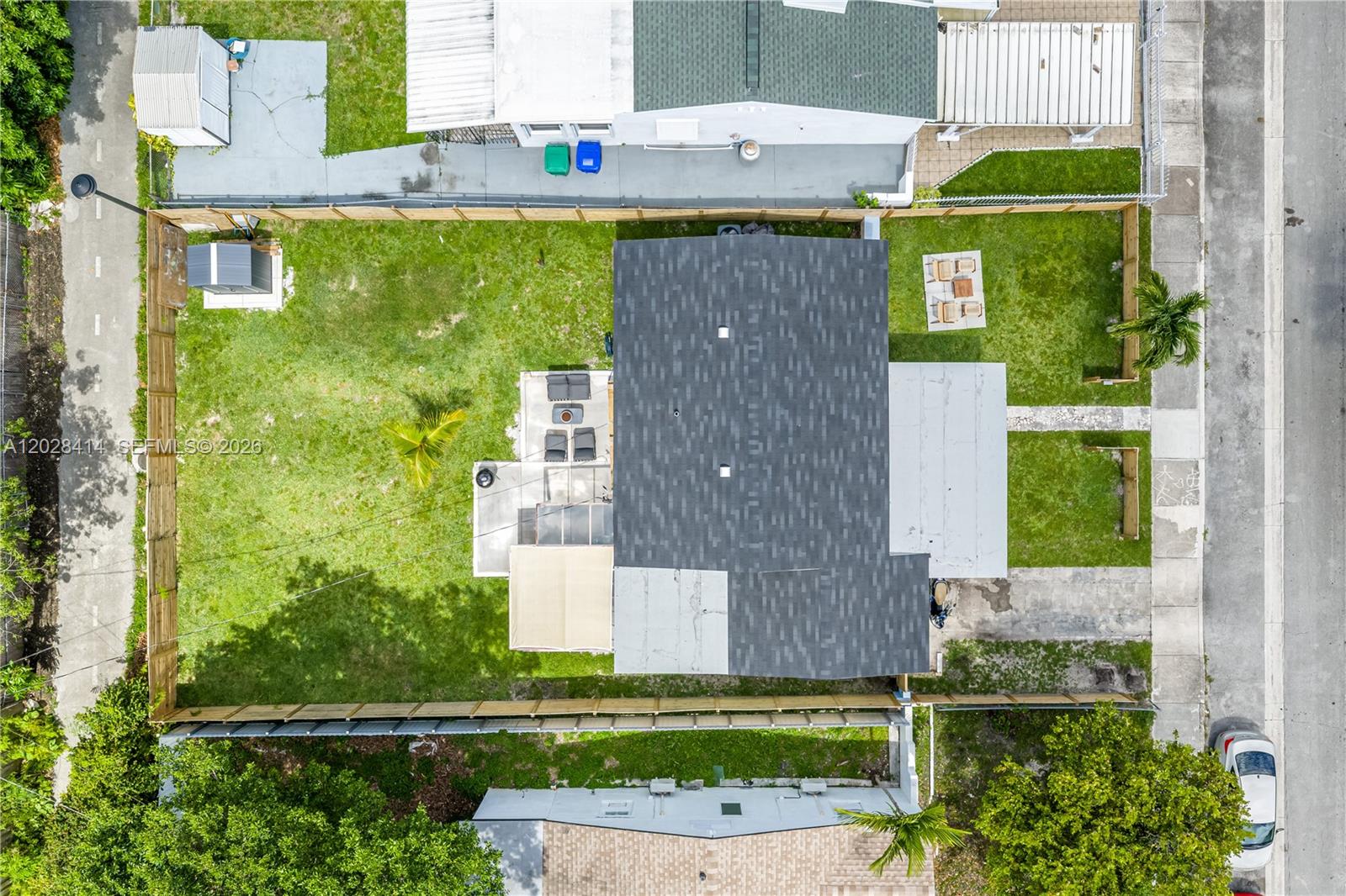 541 NW 49th St, Miami FL 33127
