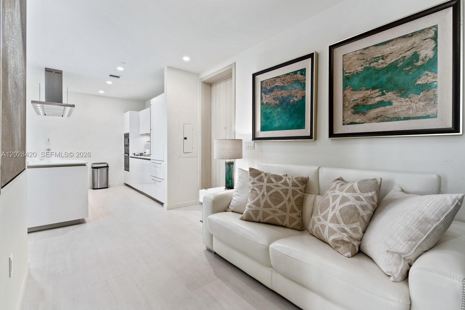 1000 Brickell Plz #PH6006, Miami FL 33131