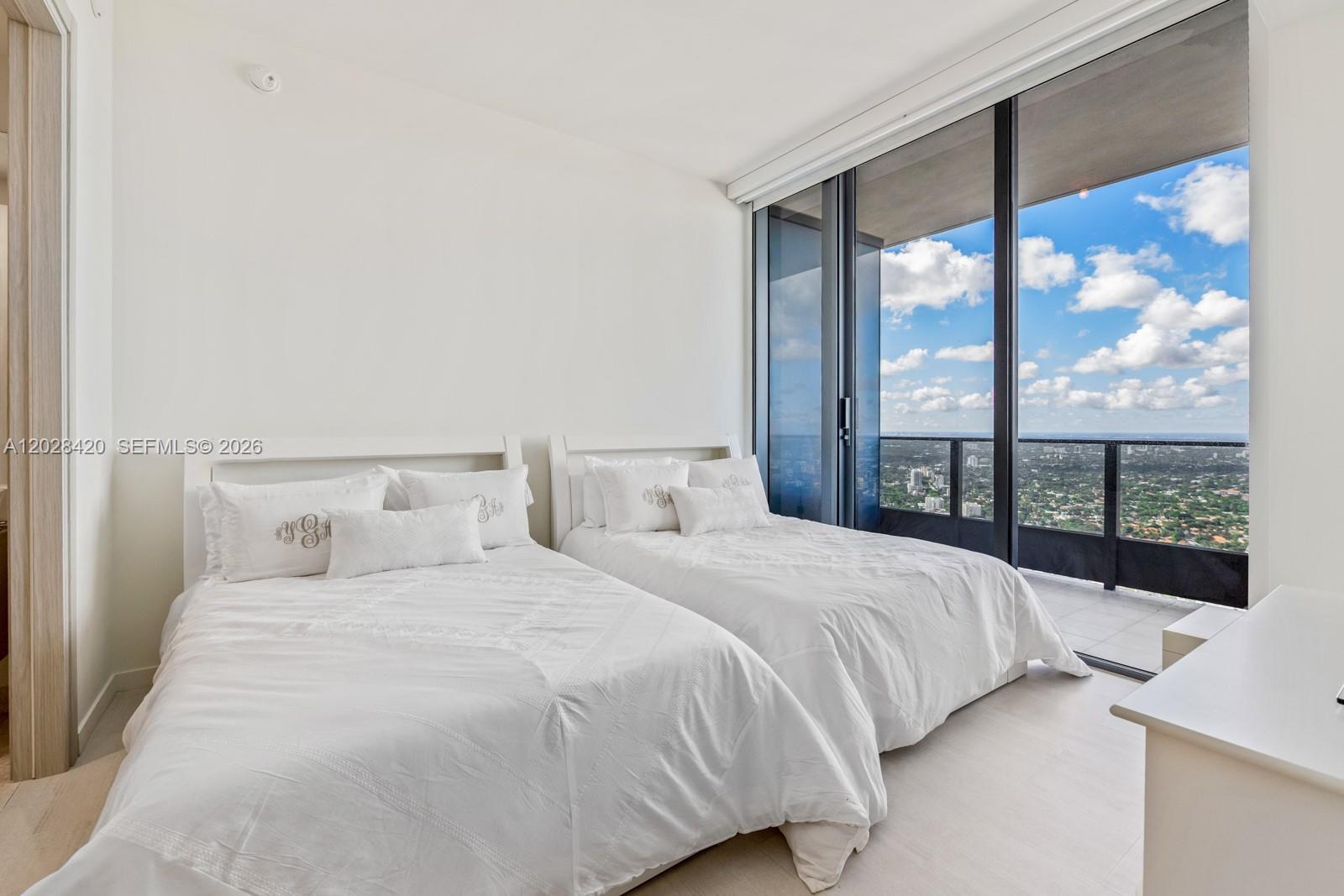 1000 Brickell Plz #PH6006, Miami FL 33131