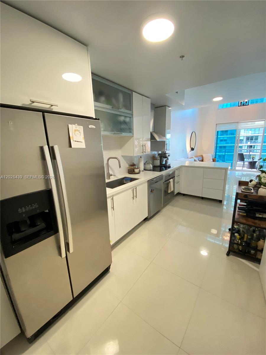 60 SW 13th St #2212, Miami FL 33130
