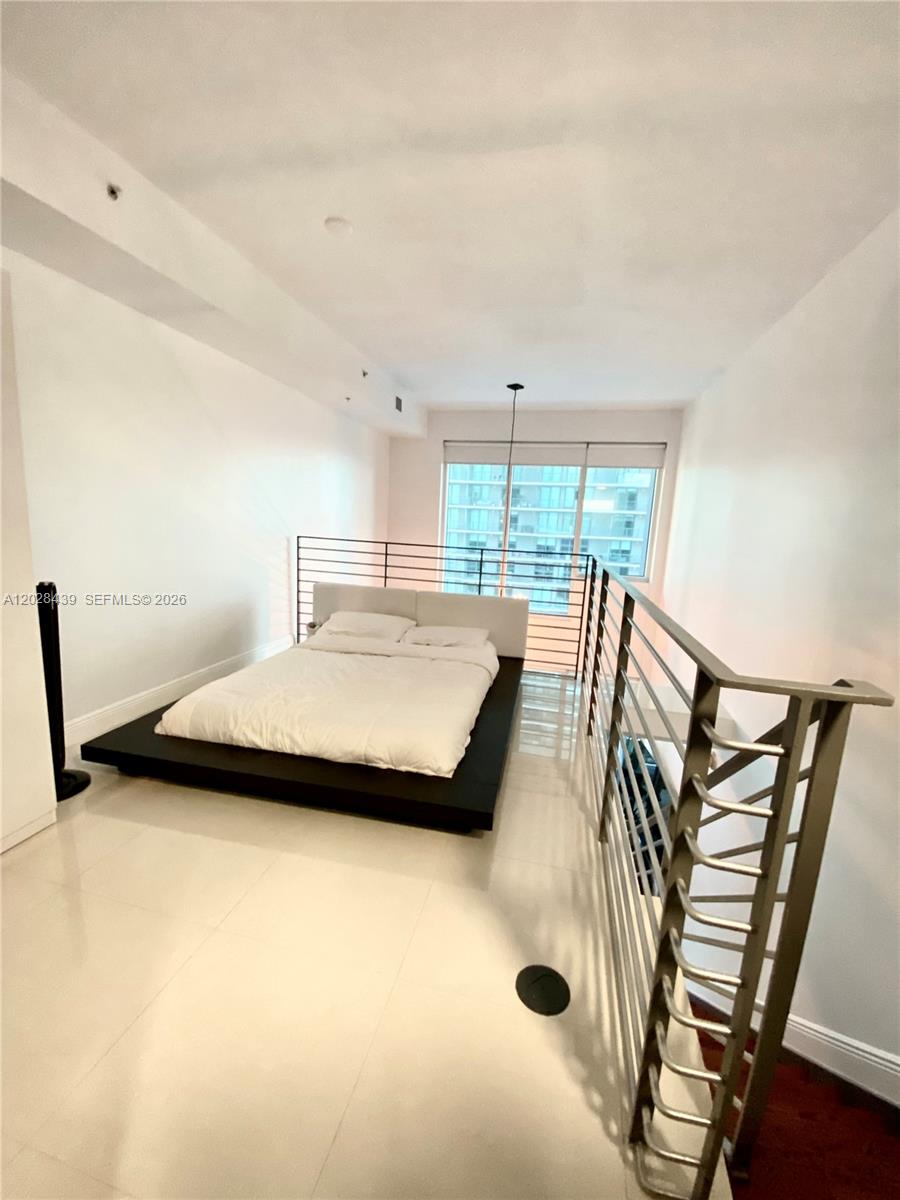 60 SW 13th St #2212, Miami FL 33130