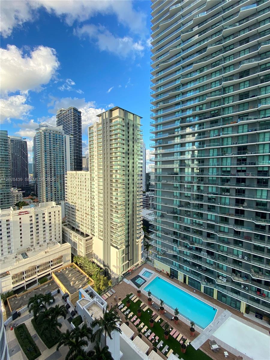 60 SW 13th St #2212, Miami FL 33130