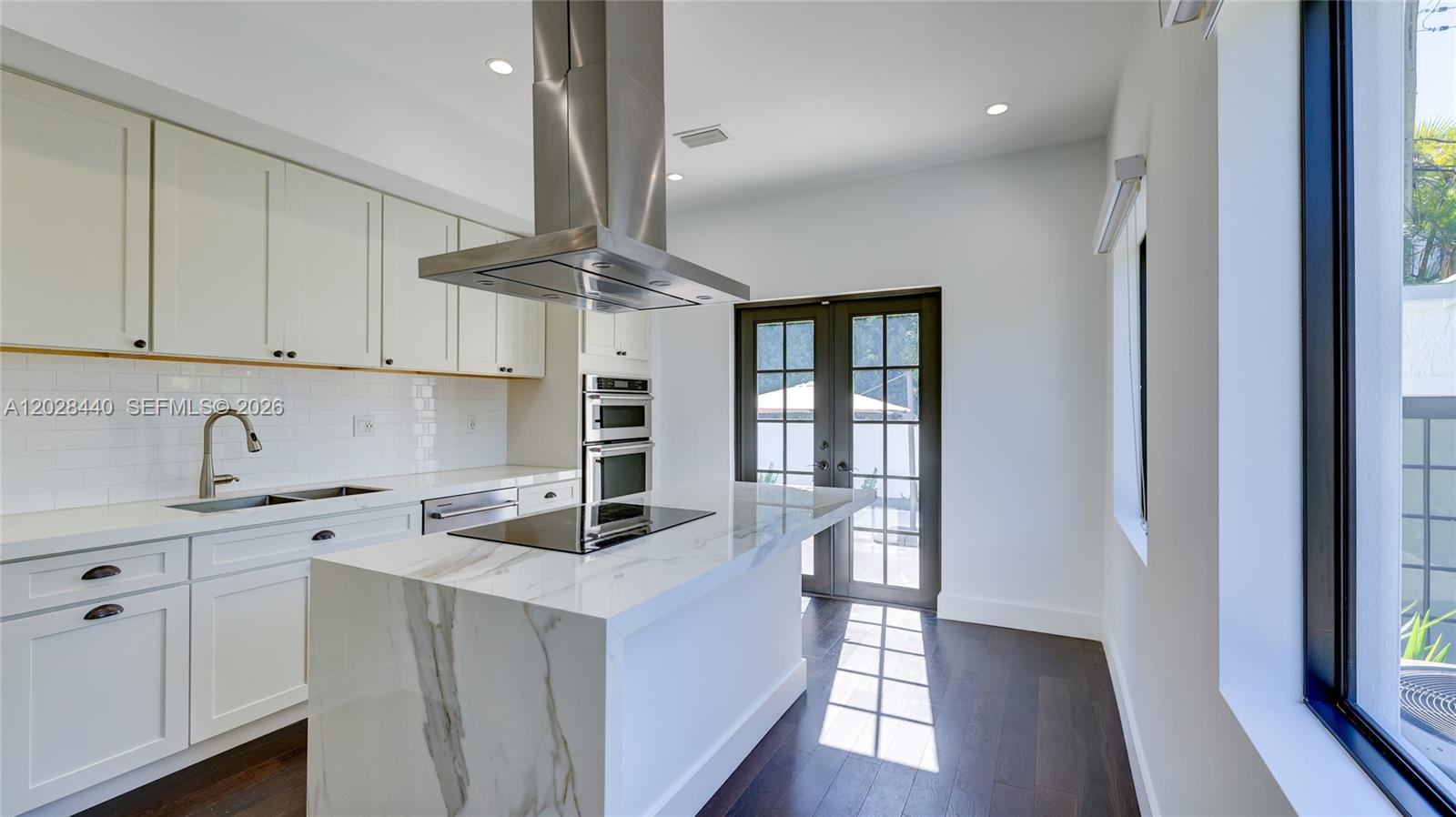 426 Aragon Ave, Coral Gables FL 33134