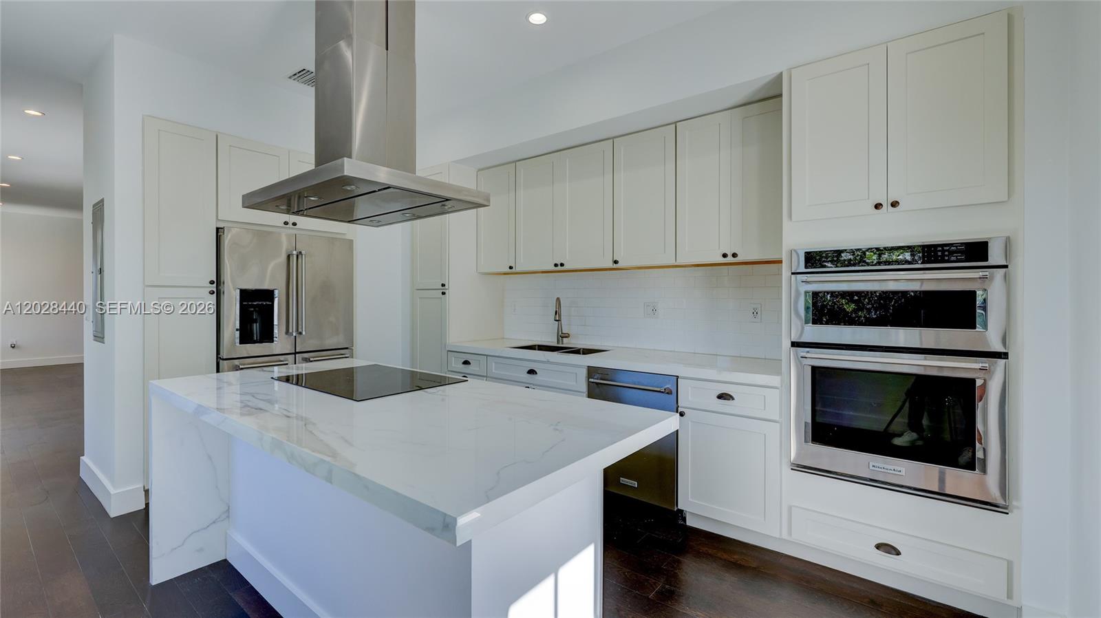 426 Aragon Ave, Coral Gables FL 33134