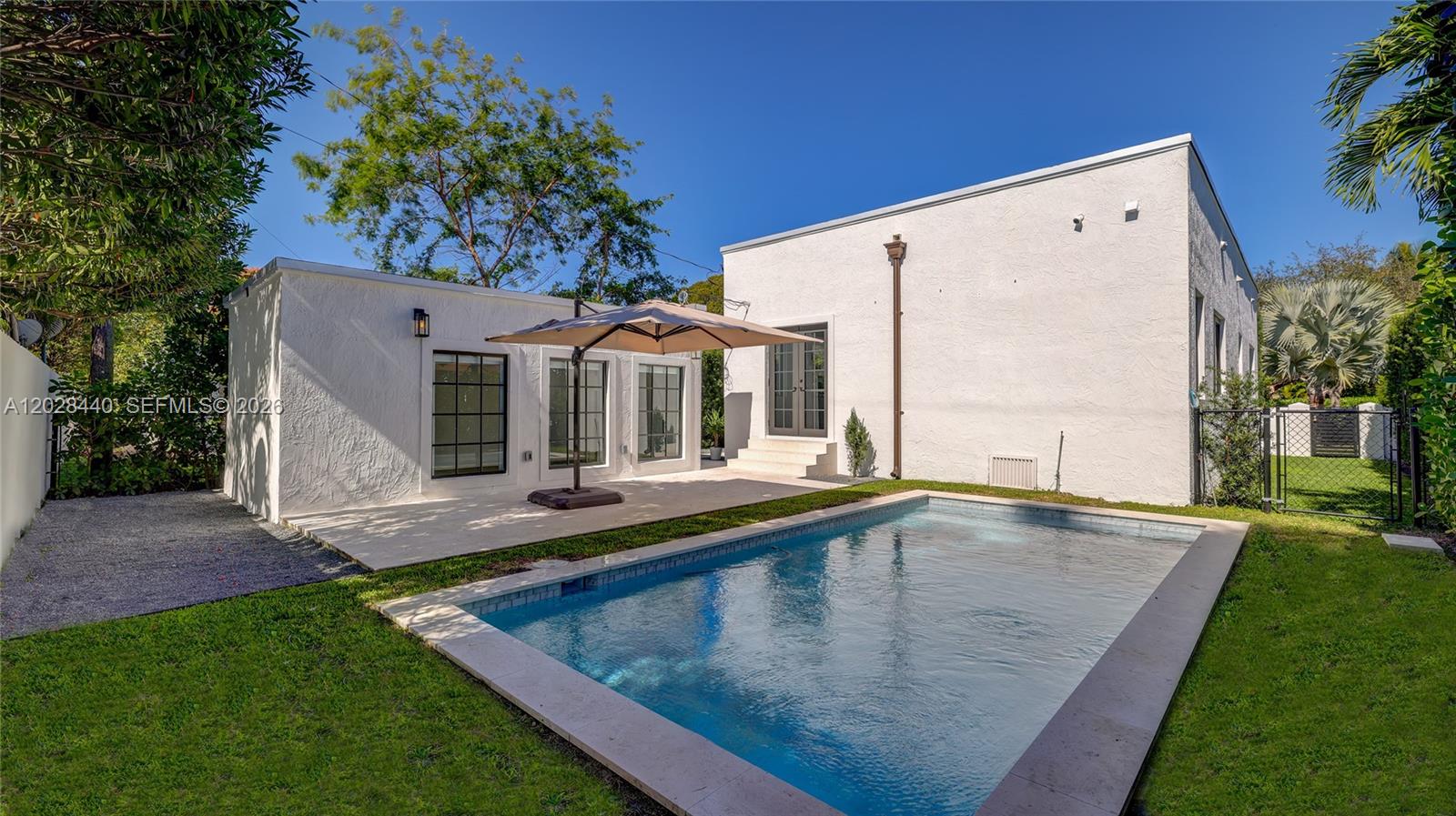 426 Aragon Ave, Coral Gables FL 33134
