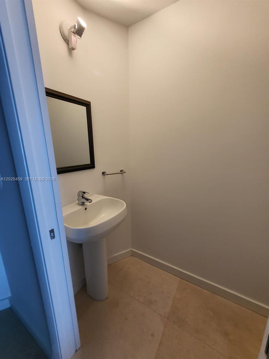 1900 N Bayshore Dr #2415, Miami FL 33132