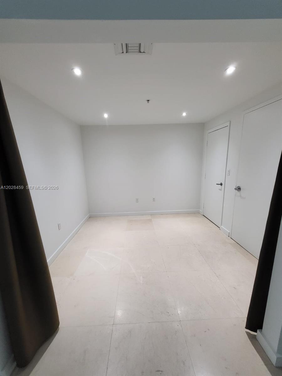 1900 N Bayshore Dr #2415, Miami FL 33132