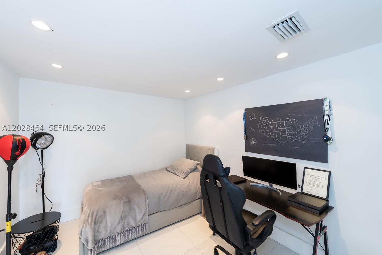 781 Crandon Blvd #405, Key Biscayne FL 33149