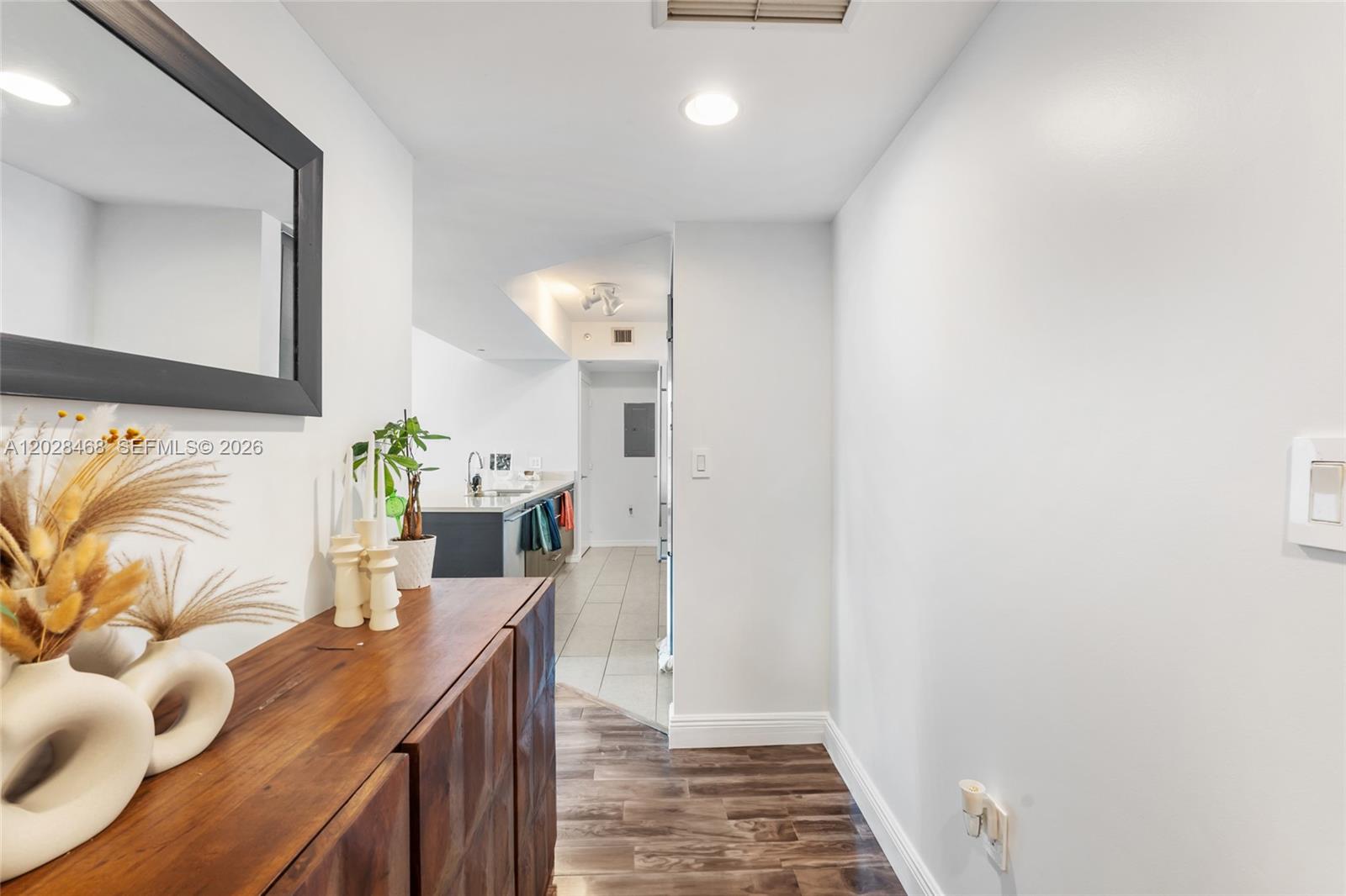 55 SE 6th St #3303, Miami FL 33131