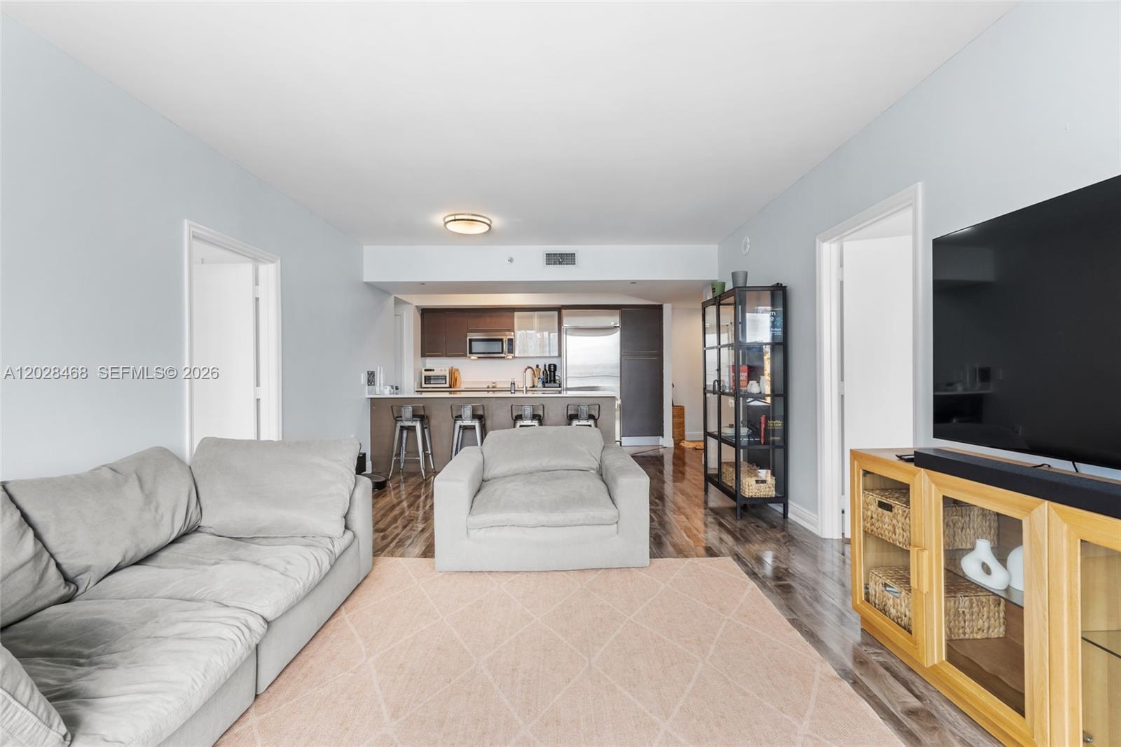 55 SE 6th St #3303, Miami FL 33131