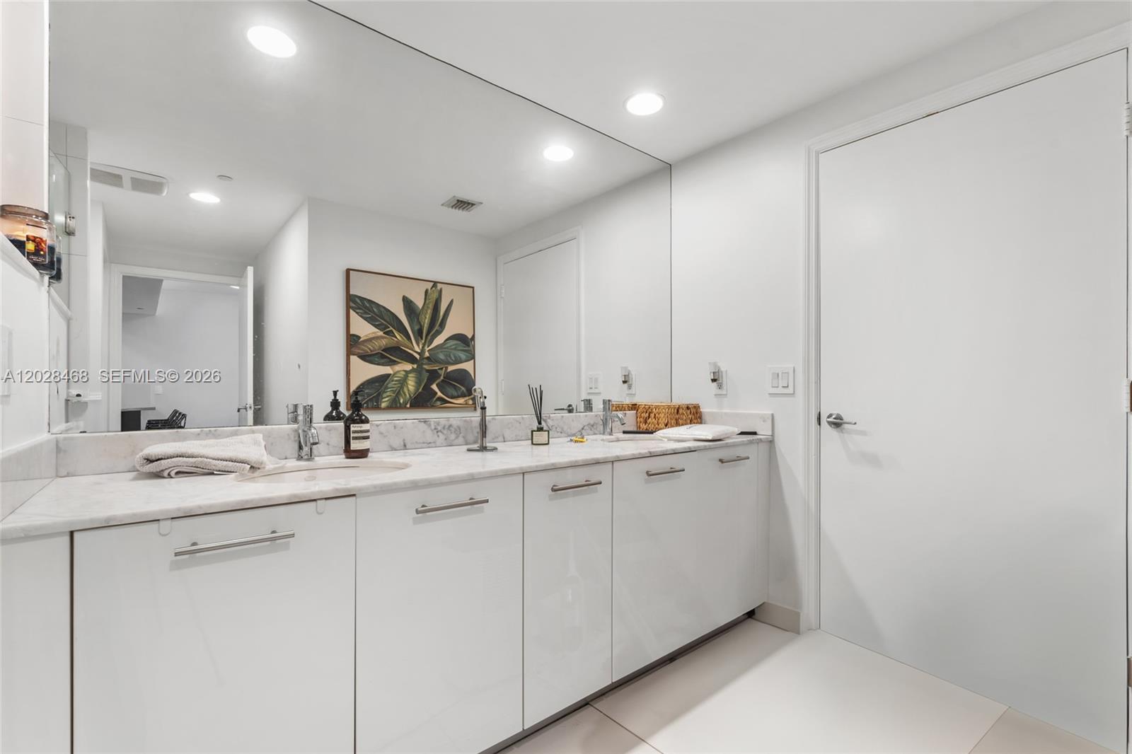 55 SE 6th St #3303, Miami FL 33131