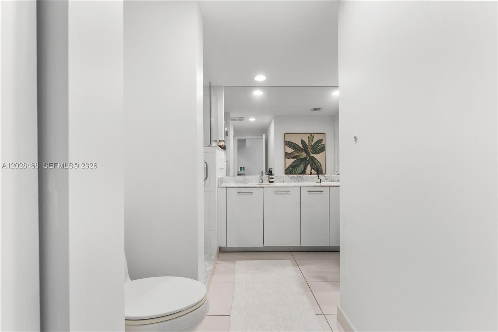 55 SE 6th St #3303, Miami FL 33131