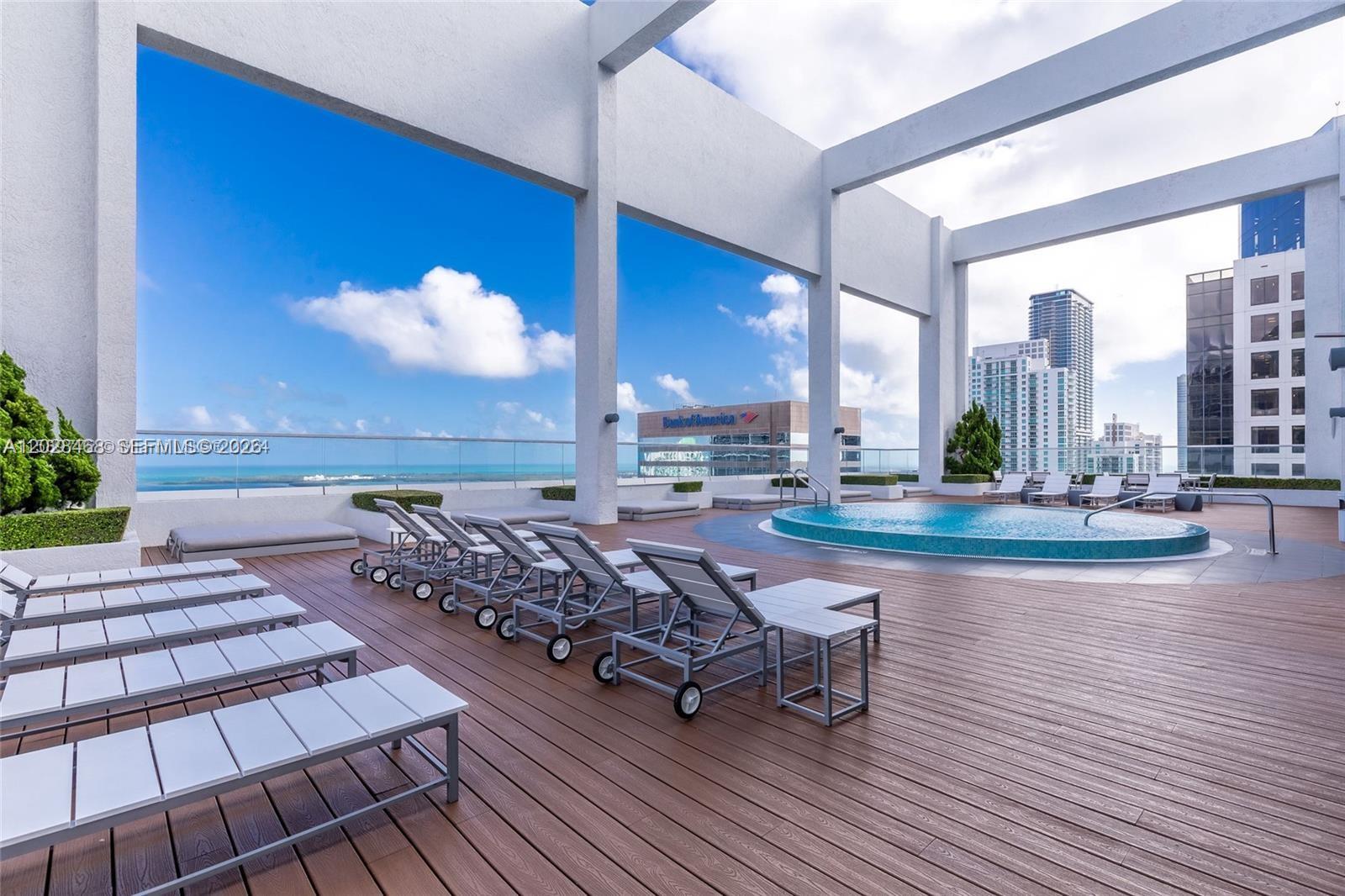 55 SE 6th St #3303, Miami FL 33131