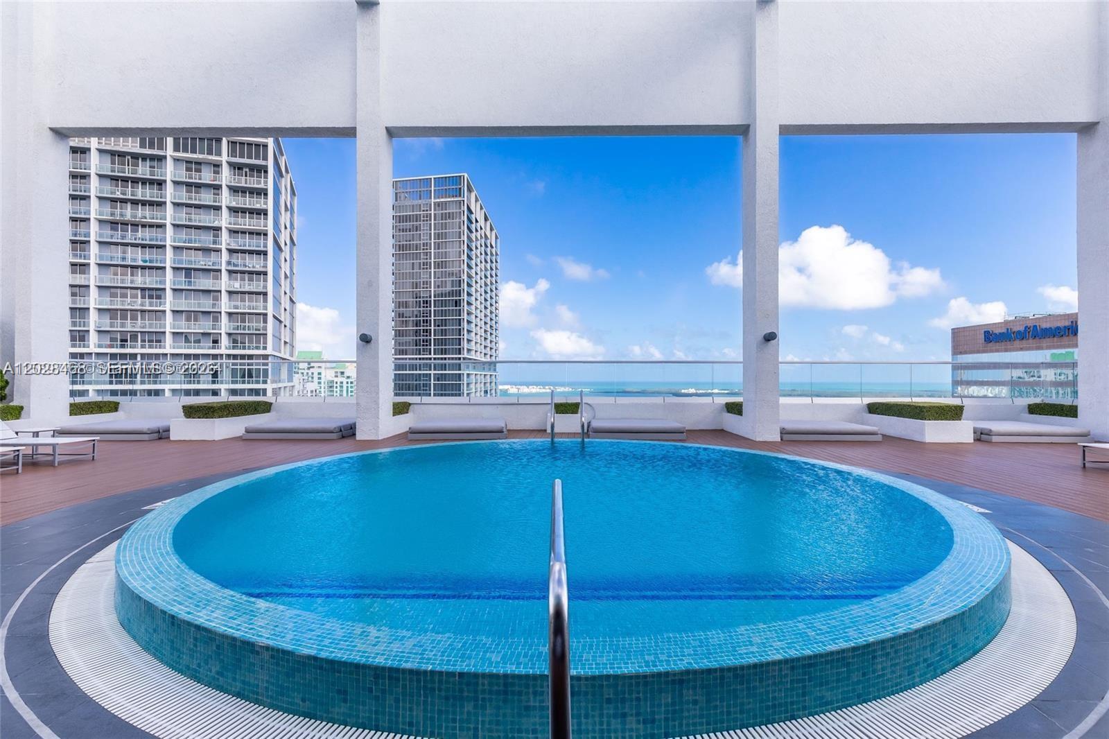 55 SE 6th St #3303, Miami FL 33131