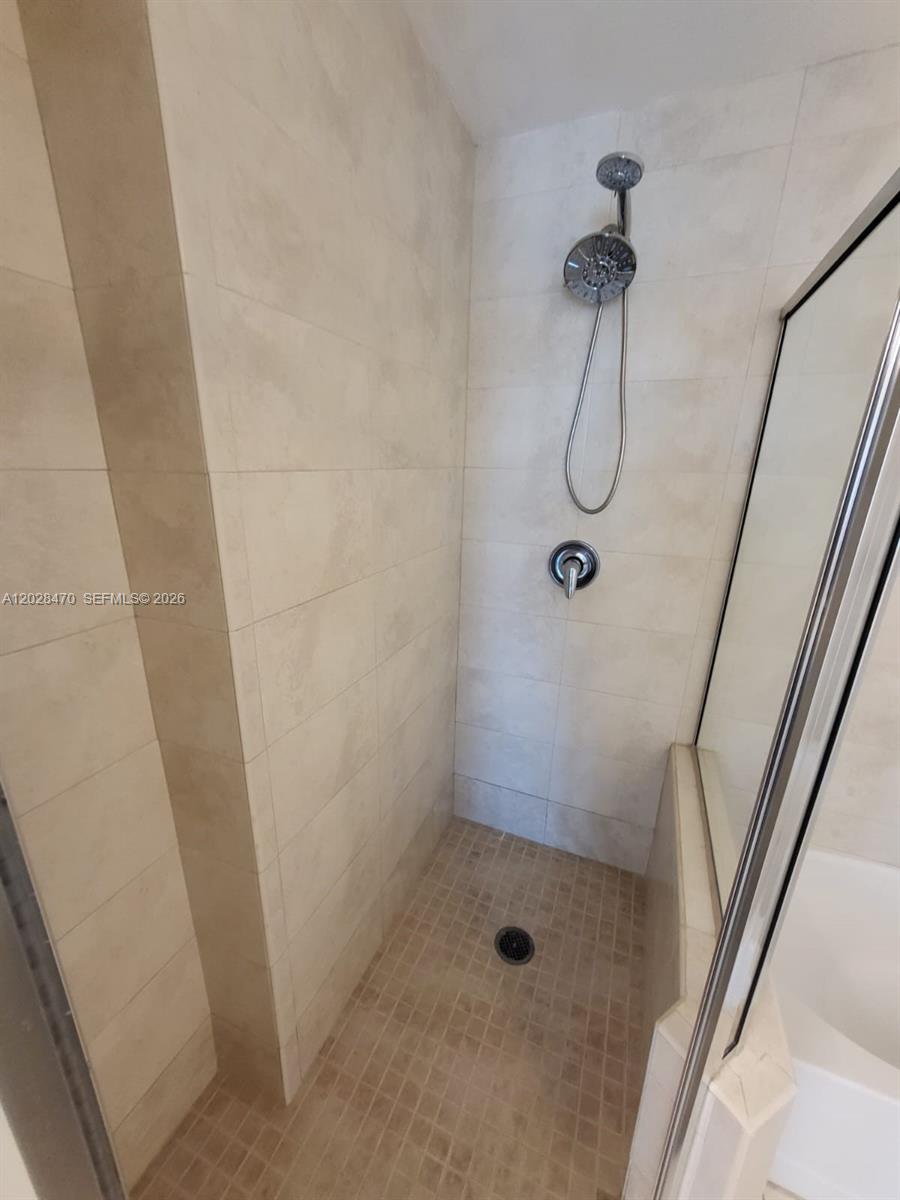 1900 N Bayshore Dr #2415, Miami FL 33132