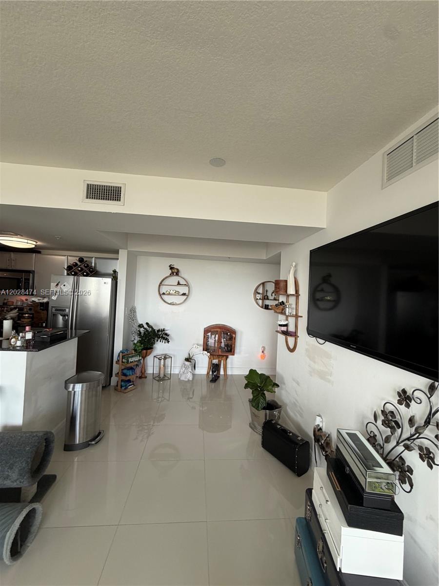 1871 NW S River Dr #1502, Miami FL 33125