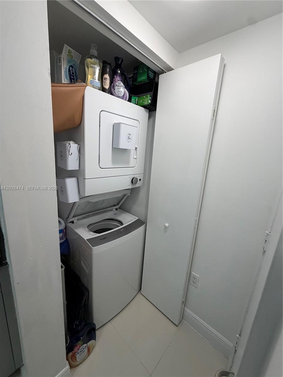 1871 NW S River Dr #1502, Miami FL 33125