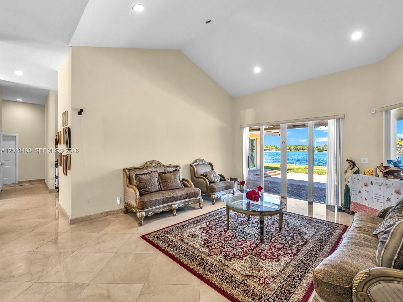 2710 Walkers way, Weston FL 33331