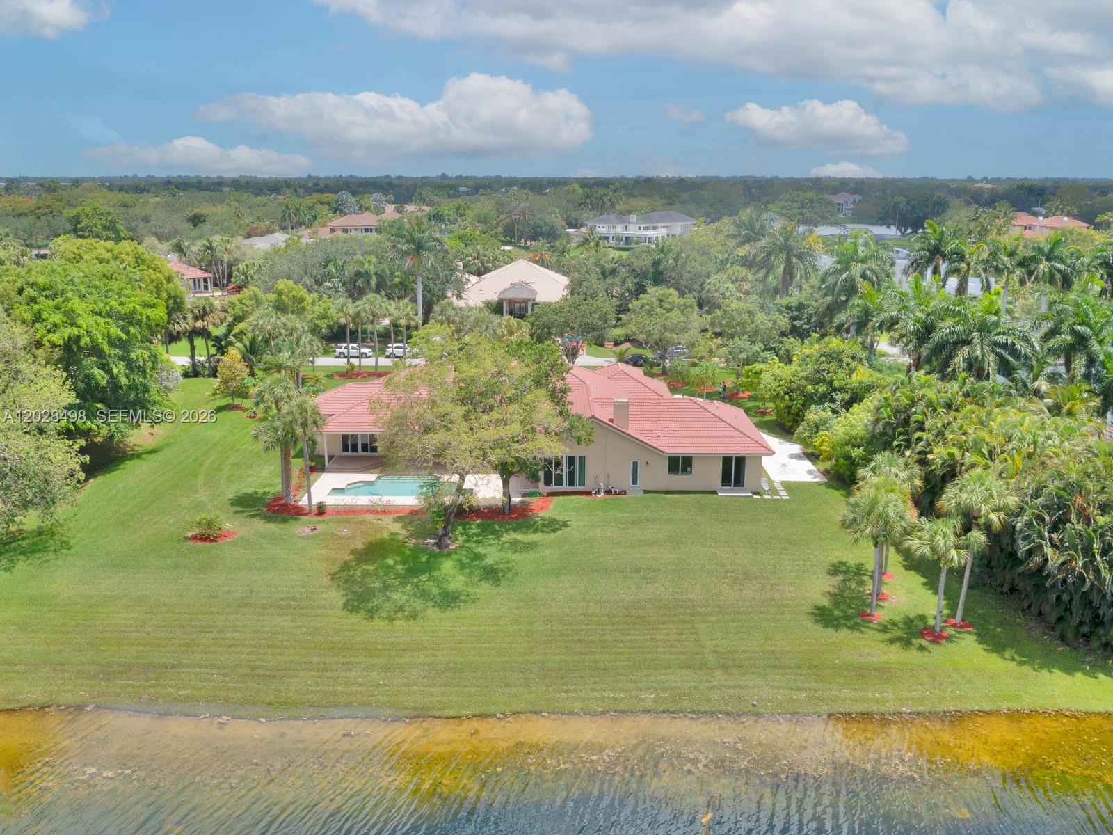 2710 Walkers way, Weston FL 33331