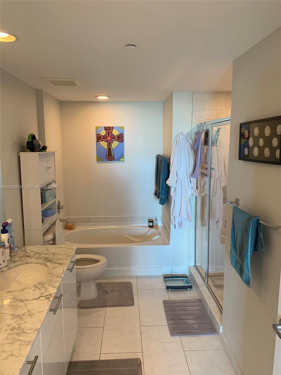 951 Brickell Ave #4005, Miami FL 33131