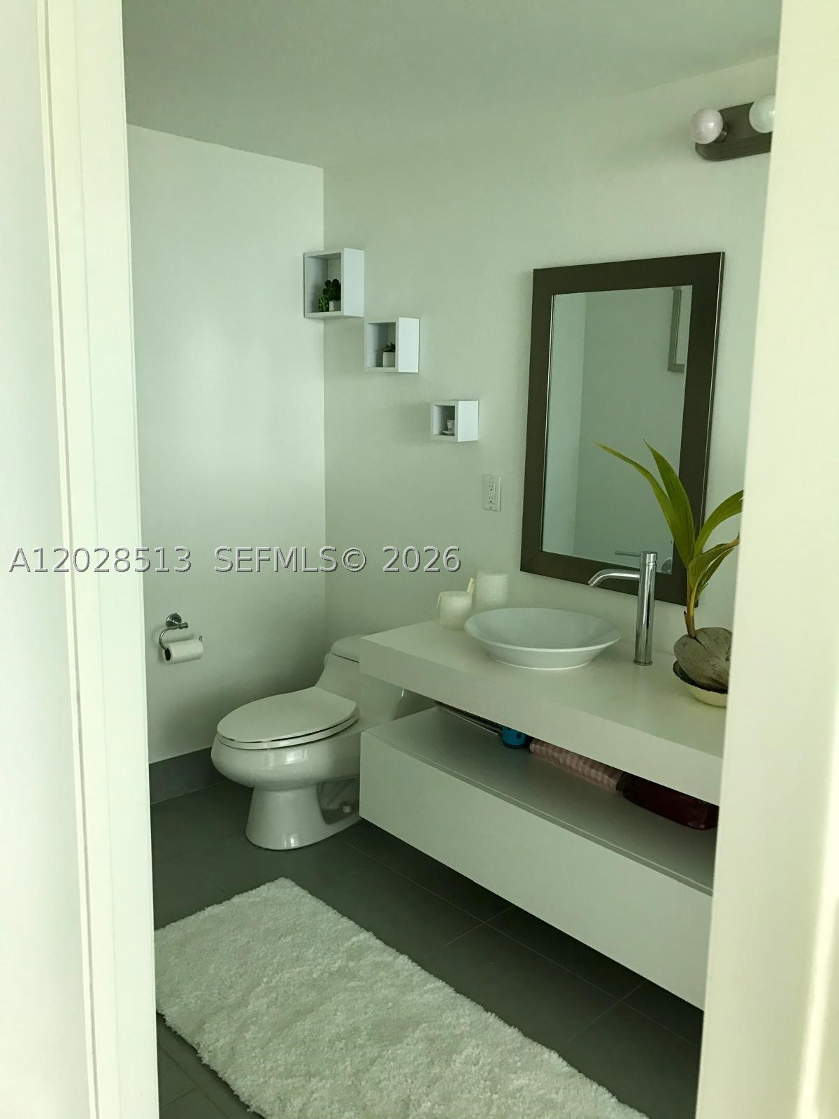 92 SW 3rd St #3712, Miami FL 33130