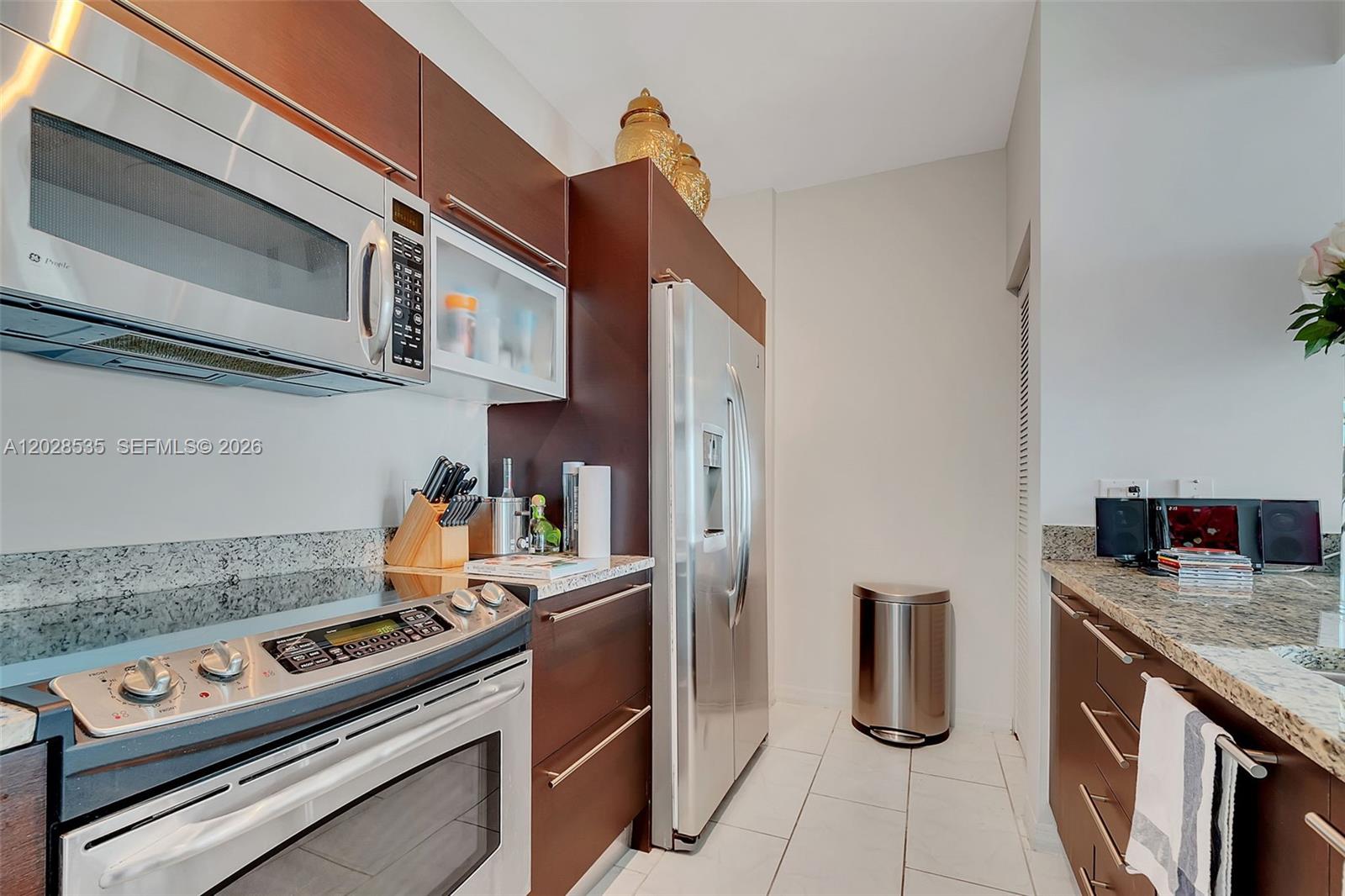 951 Brickell Ave #2406, Miami FL 33131